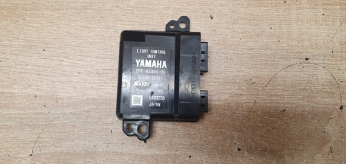 Yamaha yzf tmax - /,